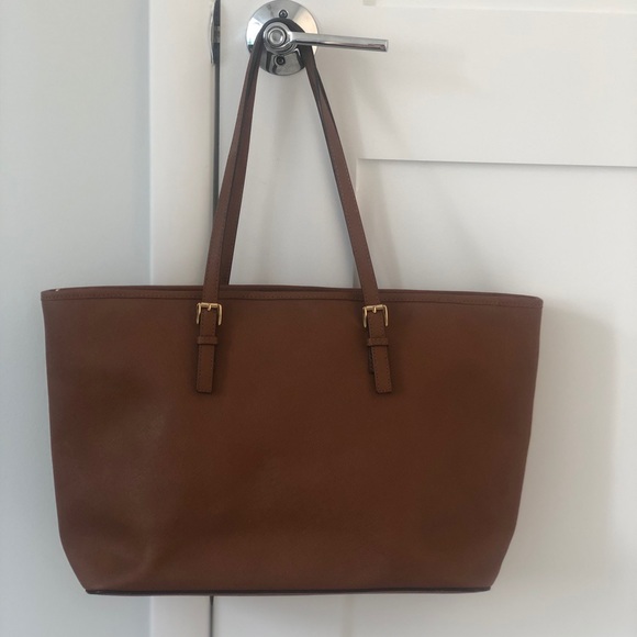 Authentic MIchael Kors Jet Set Travel Medium tote - Picture 5 of 15